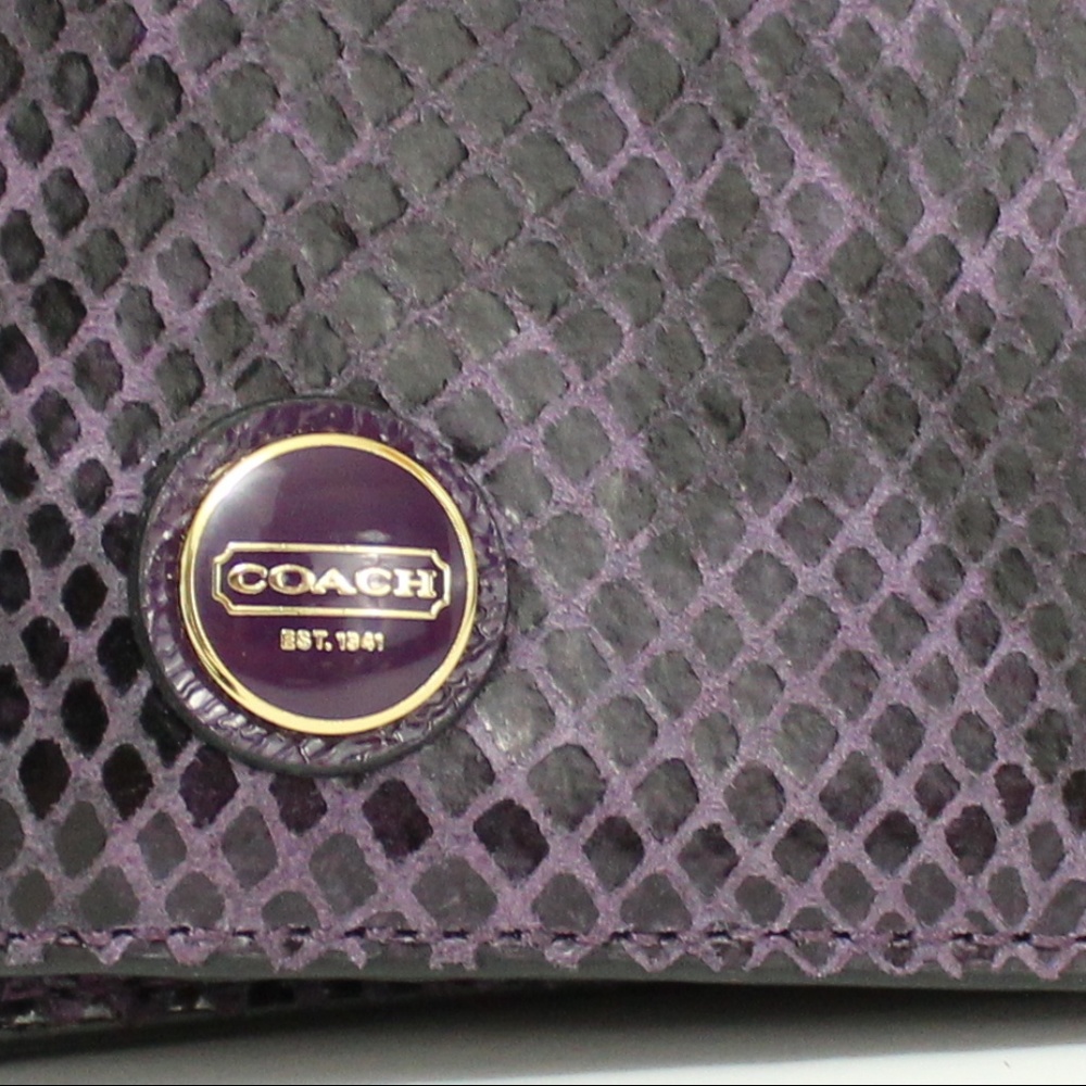 Coach Wristlet - Picture 7 of 7
